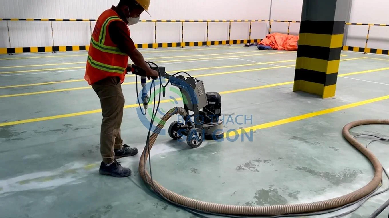 Mài sàn tạo nhám và vệ sinh sạch bề mặt Mài sàn tạo nhám và vệ sinh sạch bề mặt