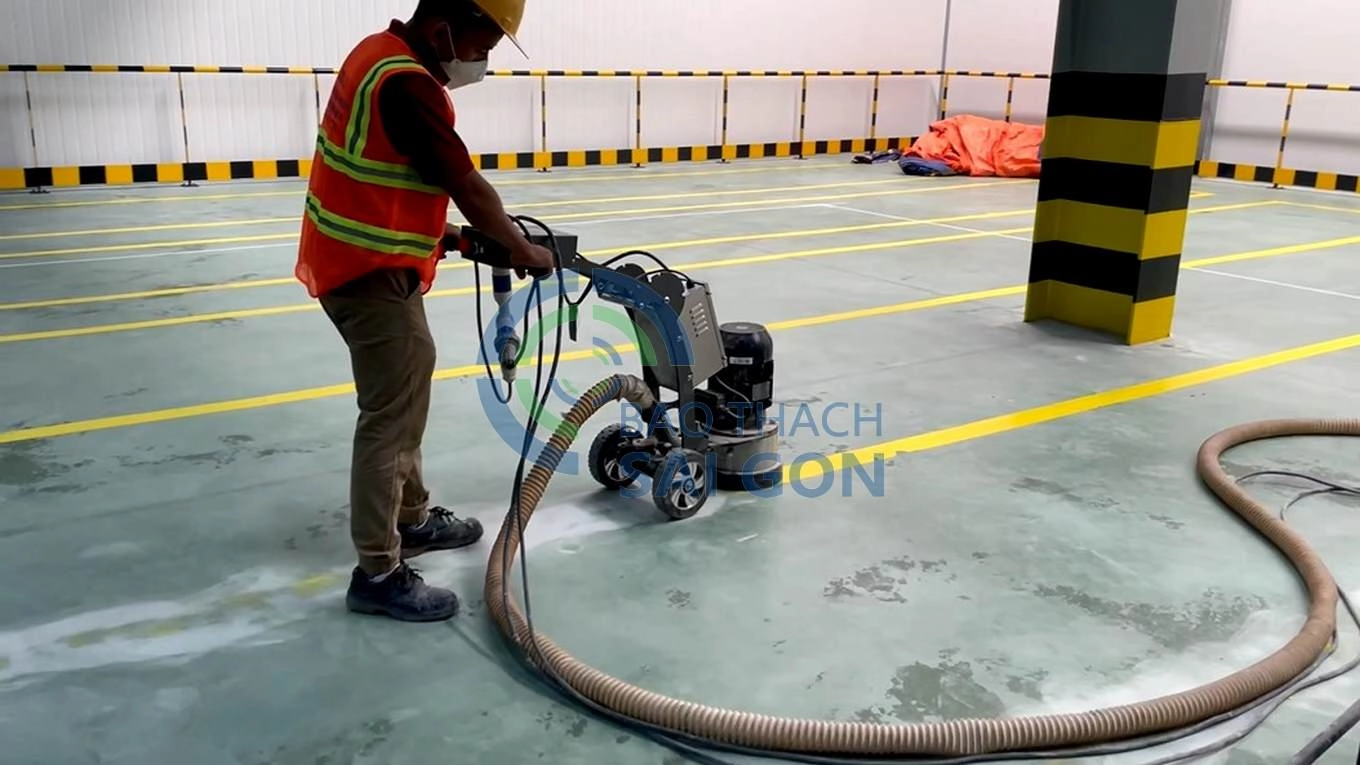 Mài sàn bê tông - Qui trình thi công sơn epoxy tự san phẳng Mài sàn bê tông - Qui trình thi công sơn epoxy tự san phẳng