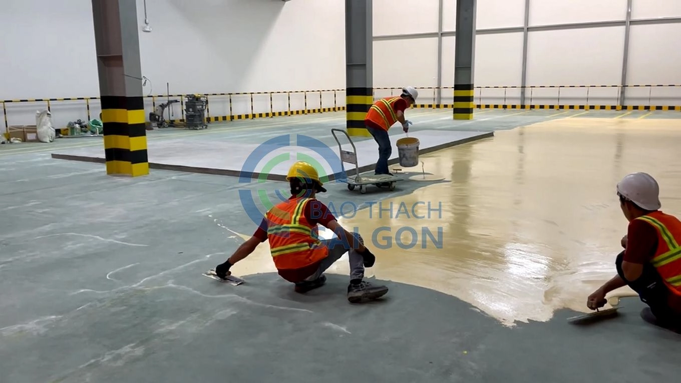 Sơn lót epoxy - Qui trình thi công sơn epoxy tự san phẳng Sơn lót epoxy - Qui trình thi công sơn epoxy tự san phẳng