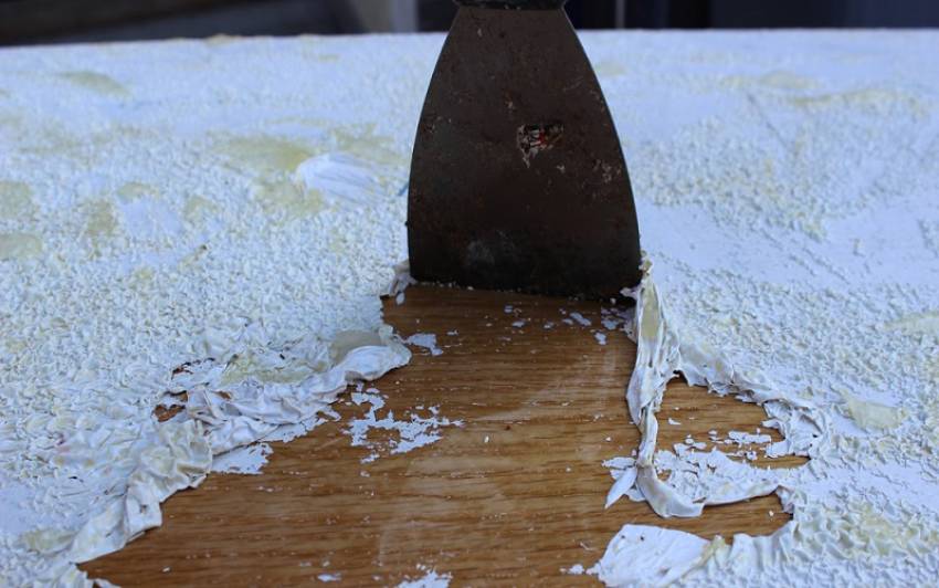 Một số biện pháp cơ học và hóa chất tẩy sơn Epoxy hiệu quả nhất